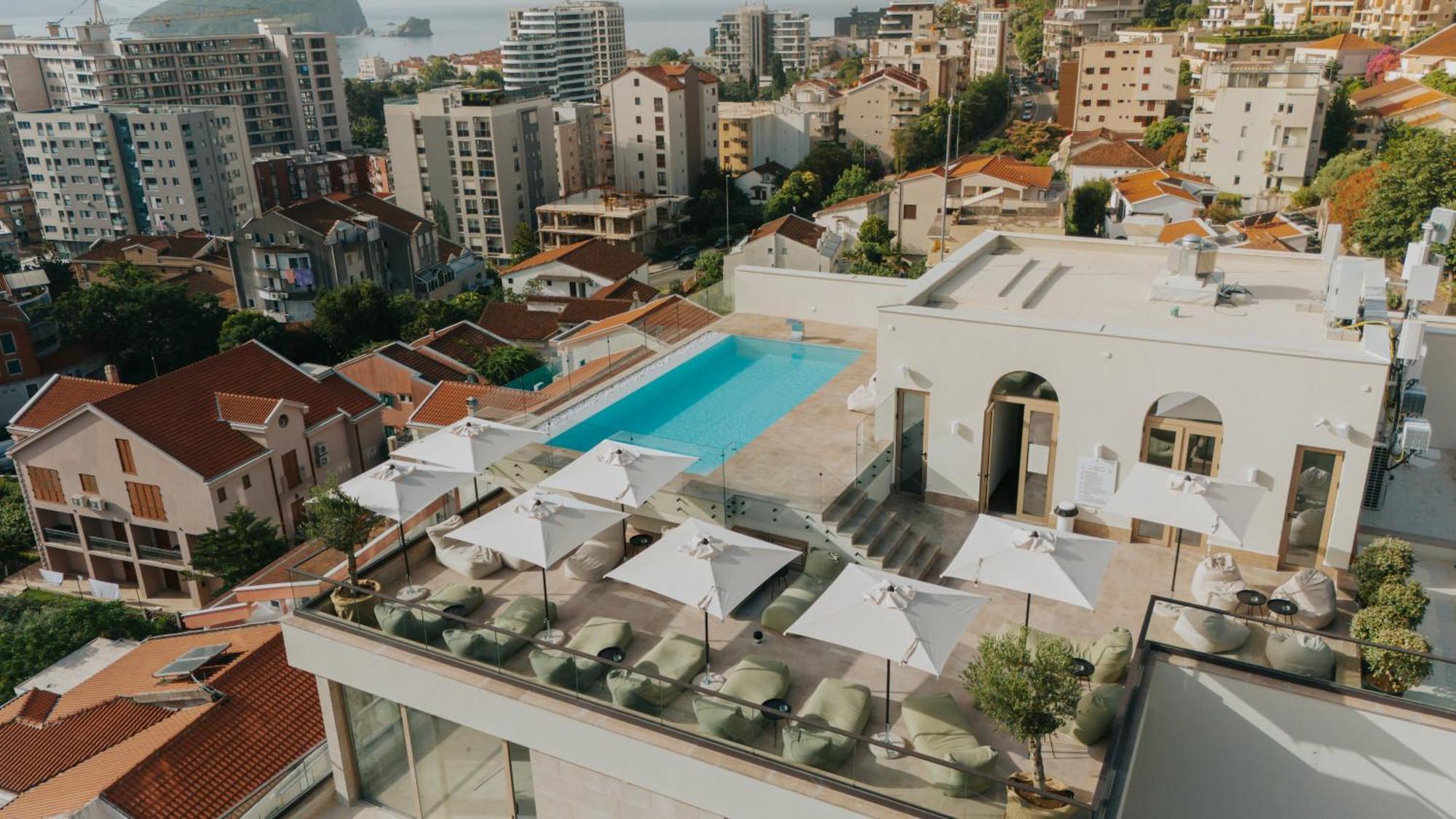 בודווה Infinity Hotel & More מראה חיצוני תמונה