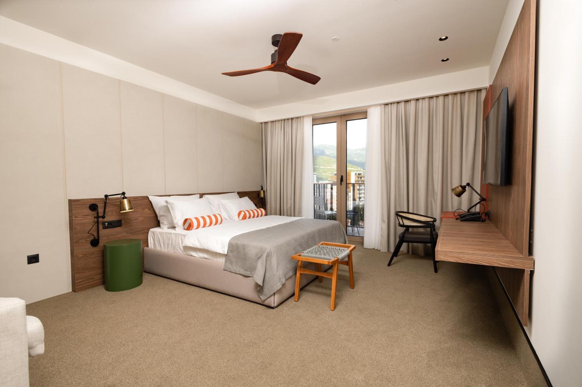 בודווה Infinity Hotel & More מראה חיצוני תמונה