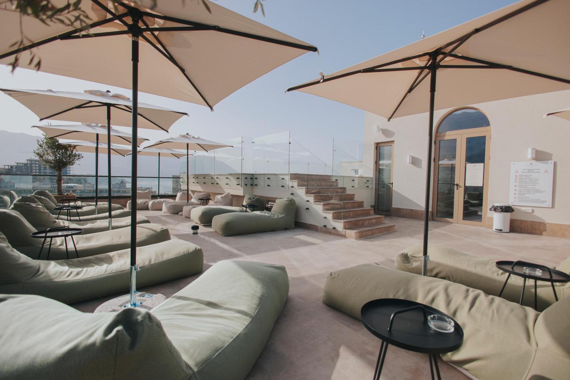 בודווה Infinity Hotel & More מראה חיצוני תמונה